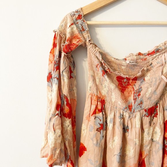 ✨ Floral Off the Shoulder Smocked Mini Dress | Ecote - Picture 3 of 4